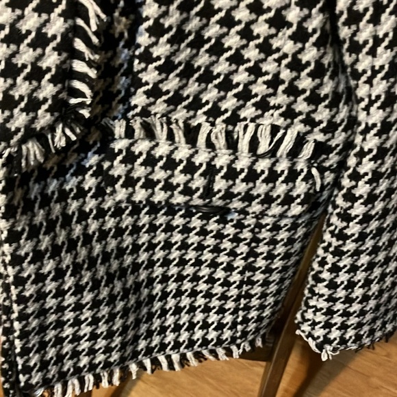 Express Medium Blazer Black White Lined Blazer Open Style Excellent like new - Picture 3 of 11